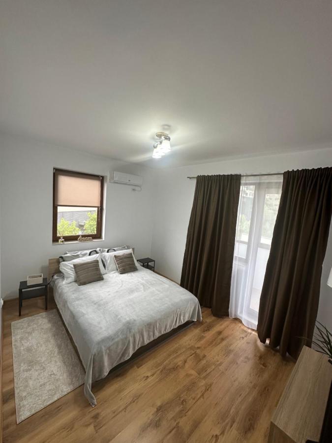 Apartament In Cartierul Verde ! *
