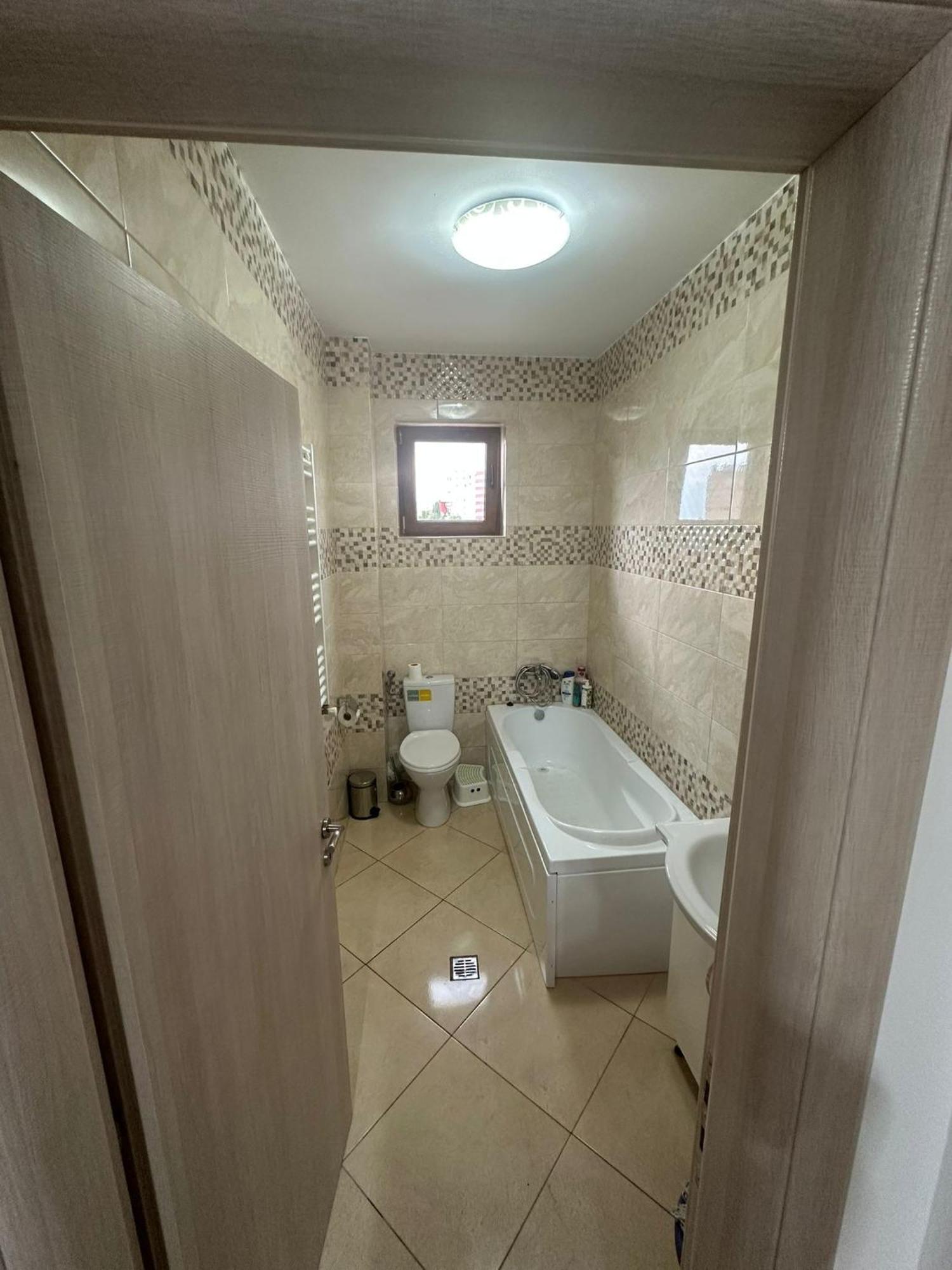 Apartament In Cartierul Verde ! *